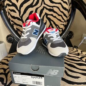 NIB New Balance 574 Bungee Grey Blue Red Classic Sneakers Toddler Size 7